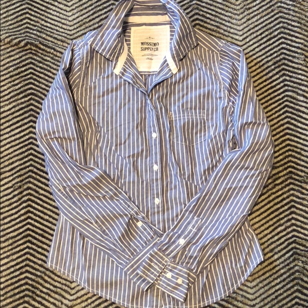 Mossimo button up shirt